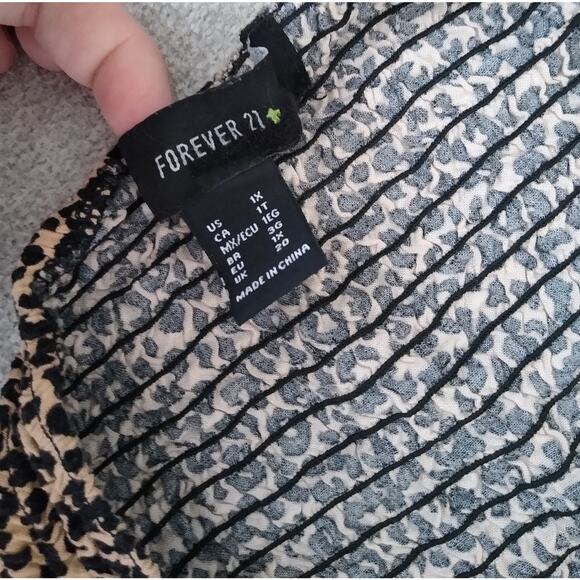 [B10] Forever 21 Cheetah Off Shoulder Romper, Size 1X - Picture 3 of 4